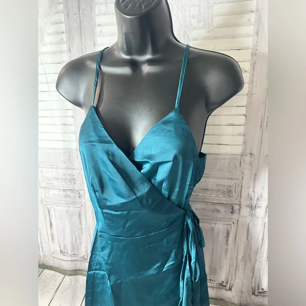 All things nice wrap dress - Picture 3 of 9